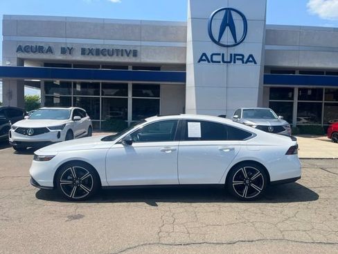 Used 2025 Honda Accord Sport image 1