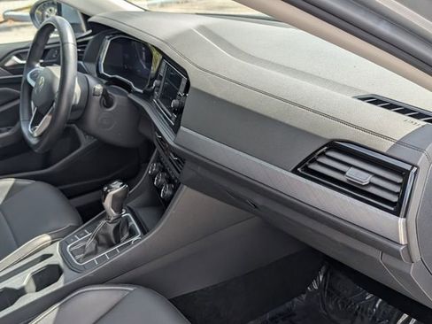 Certified 2024 Volkswagen Jetta SE image 19