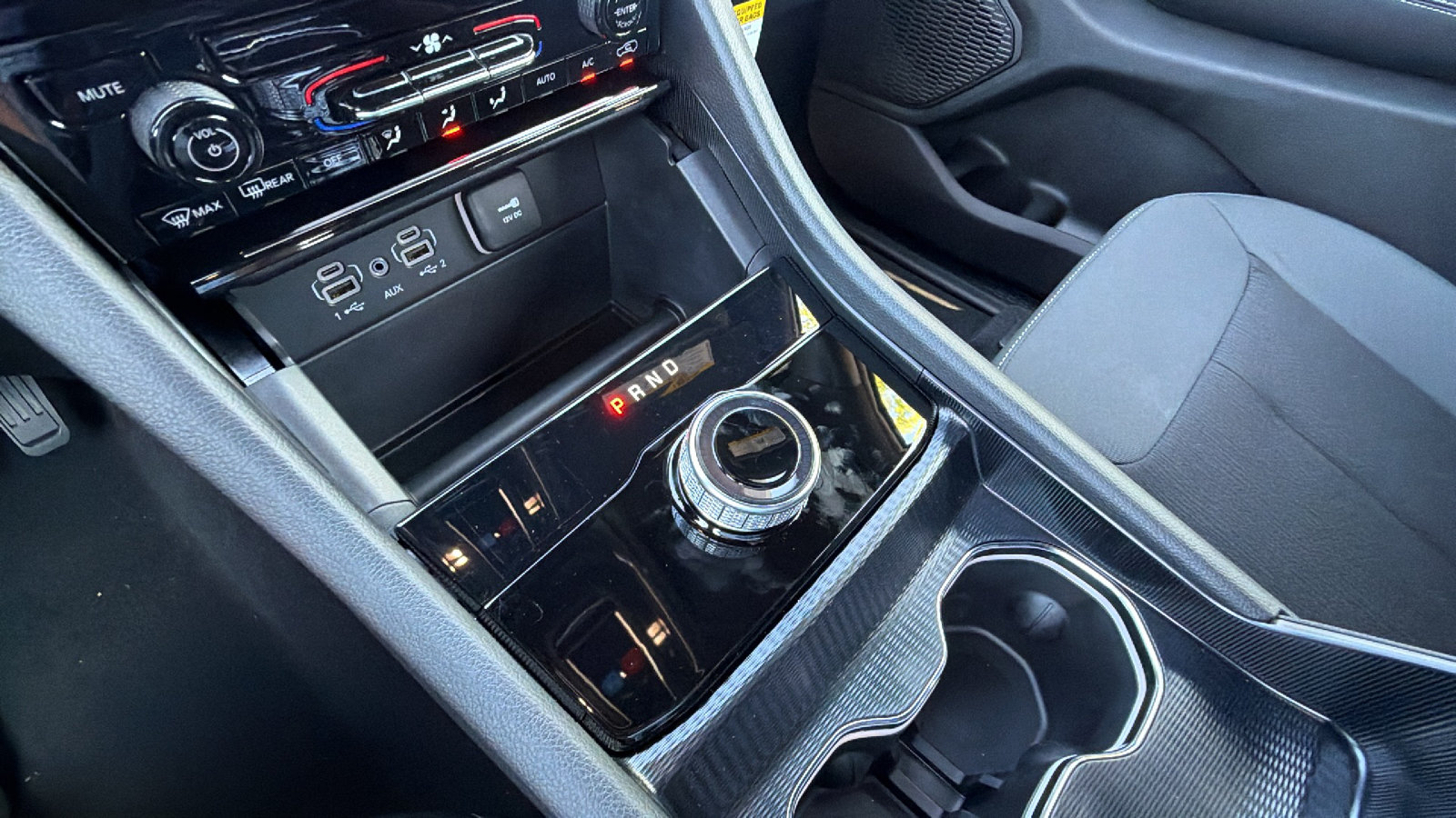 New 2027 Jeep Grand Cherokee Laredo RWD image 27