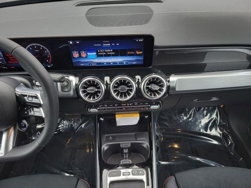 New 2026 Mercedes-Benz GLB 35 AMG 4MATIC image 12