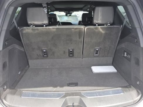 Used 2024 Cadillac Escalade Premium Luxury w/ Performance Package AWD/4WD image 9