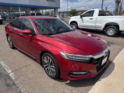 Used 2018 Honda Accord Touring image 17