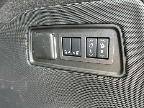 Used 2024 Cadillac Escalade ESV Sport w/ LPO, ONYX Package AWD/4WD image 47