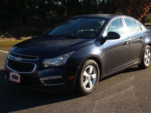 Used 2016 Chevrolet Cruze LT w/ Technology Package image 1