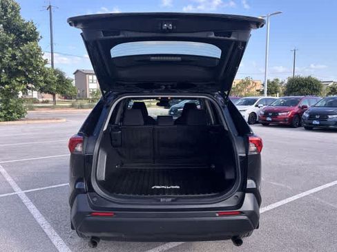 Used 2021 Toyota RAV4 LE FWD image 35