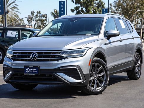 Certified 2022 Volkswagen Tiguan SE image 1