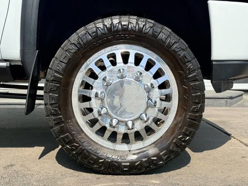 Used 2022 GMC Sierra 3500 Denali w/ Denali Ultimate Package image 15