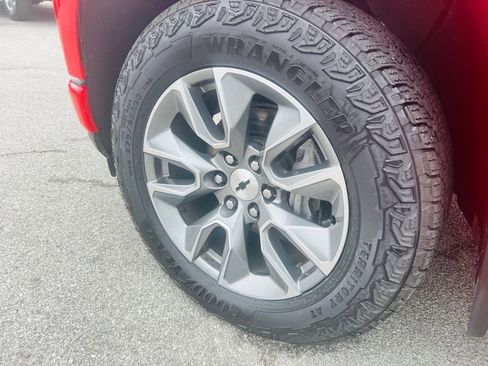Used 2021 Chevrolet Silverado 1500 RST image 30
