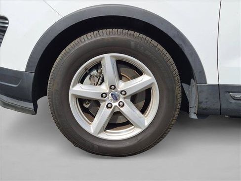 Used 2018 Ford Explorer XLT FWD image 14
