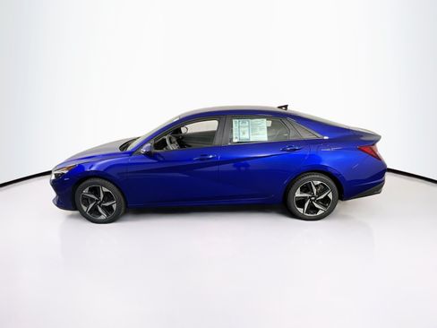 Used 2023 Hyundai Elantra SEL w/ Convenience Package FWD image 8