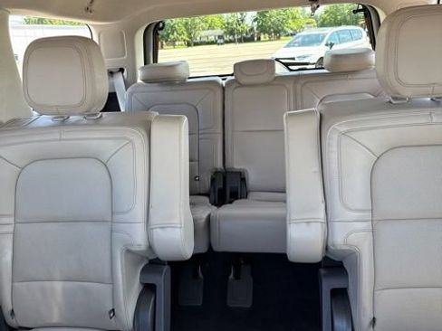 Used 2023 Lincoln Navigator Reserve AWD/4WD image 23
