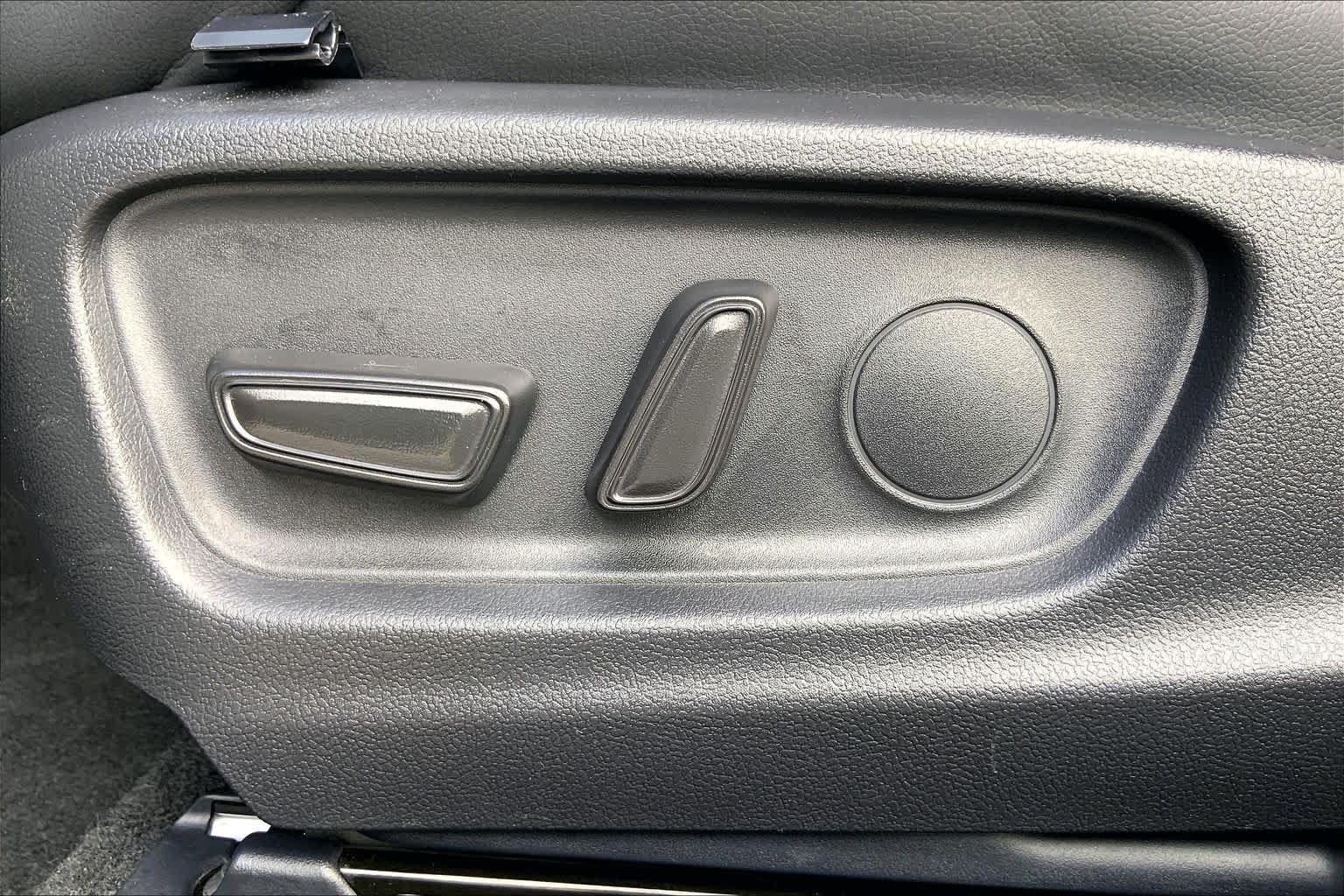 Used 2026 Toyota Corolla XSE FWD image 34
