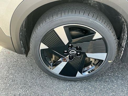 New 2026 Nissan Kicks SR image 7