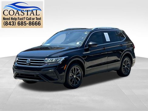 Used 2023 Volkswagen Tiguan SE AWD/4WD image 1