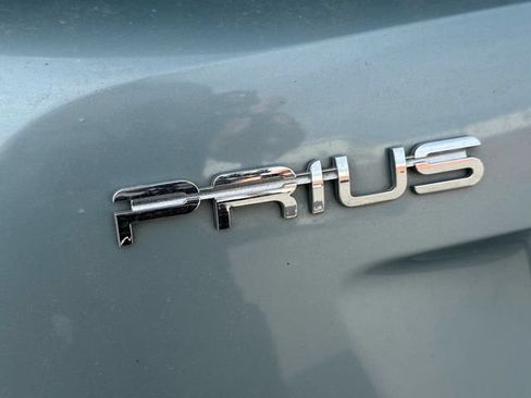 Used 2018 Toyota Prius Two w/ Prius Two Safety Plus Package FWD image 11
