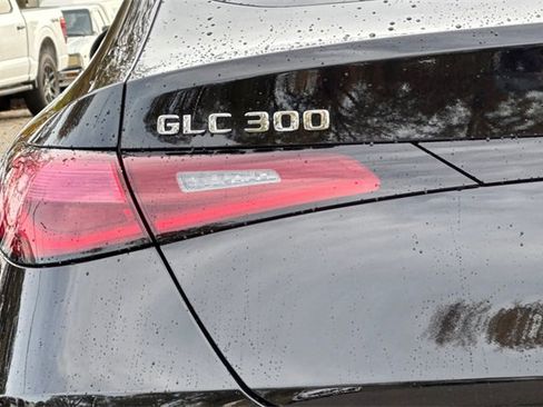 Used 2025 Mercedes-Benz GLC 300 4MATIC image 48
