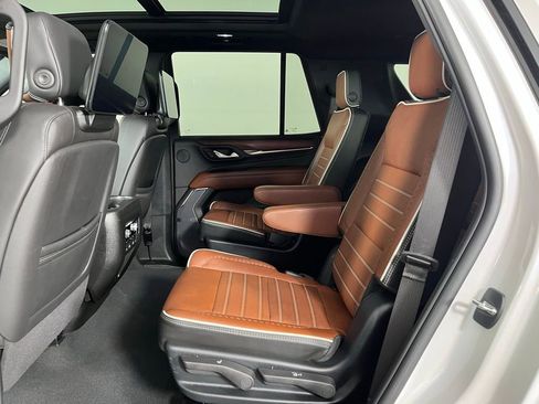 Used 2024 GMC Yukon Denali Ultimate AWD/4WD image 23
