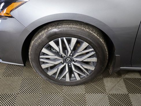 Used 2023 Nissan Altima 2.5 SV image 14