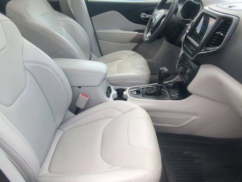 Used 2022 Jeep Cherokee Latitude Lux w/ Sun & Sound Group AWD/4WD image 25