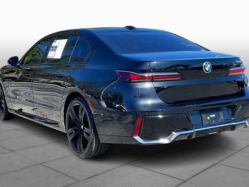 Used 2023 BMW 740i image 12