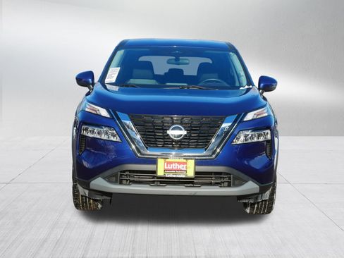 Certified 2022 Nissan Rogue SV image 2