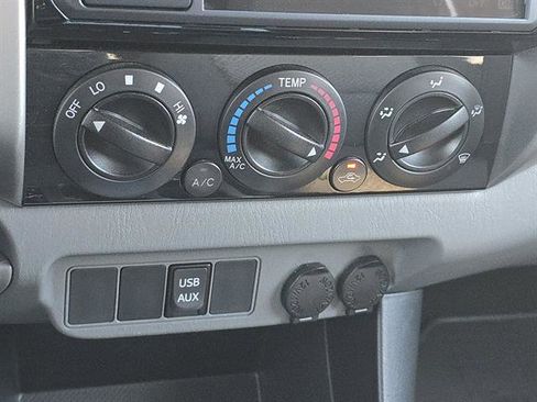 Used 2015 Toyota Tacoma PreRunner image 21