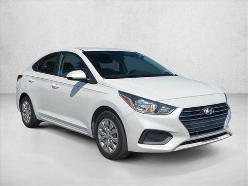 Used 2022 Hyundai Accent SE FWD image 4