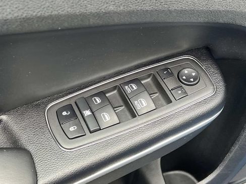 Used 2022 Chrysler 300 Touring L w/ Popular Equipment Group AWD/4WD image 17