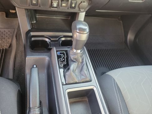 Used 2021 Toyota Tacoma TRD Off-Road AWD/4WD image 20