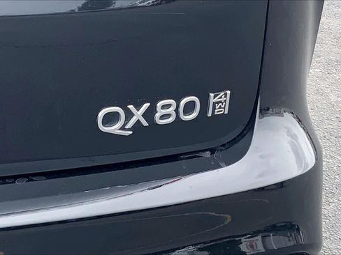 Used 2025 INFINITI QX80 Sensory AWD/4WD image 10