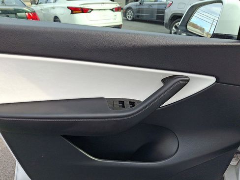Used 2020 Tesla Model Y Performance image 12