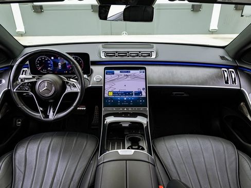 Used 2022 Mercedes-Benz S 580 4MATIC Sedan w/ AMG Line Package image 35