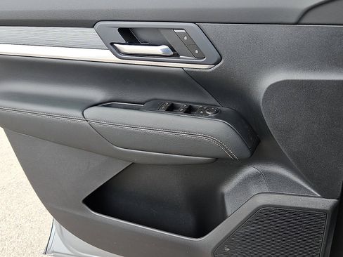 New 2026 GMC Terrain Elevation w/ Technology Package II FWD image 13