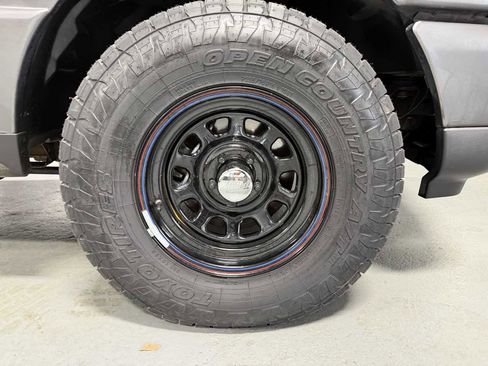 Used 2009 Ford Ranger XLT image 2