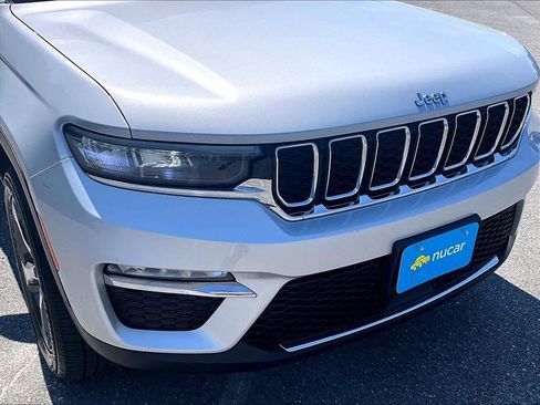 Used 2023 Jeep Grand Cherokee 4WD 4xe image 31