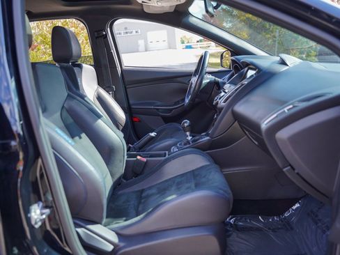 Used 2017 Ford Focus RS image 42