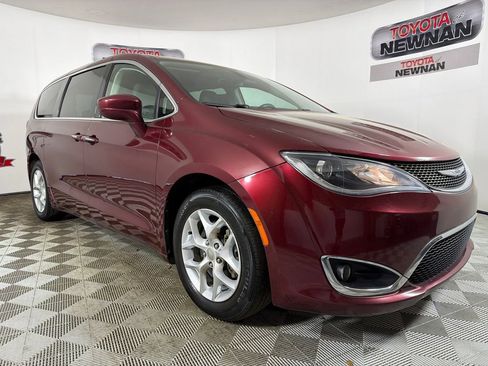 Used 2018 Chrysler Pacifica Touring Plus w/ Tire & Wheel Group image 1