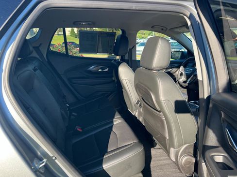 Used 2023 GMC Terrain SLT image 11