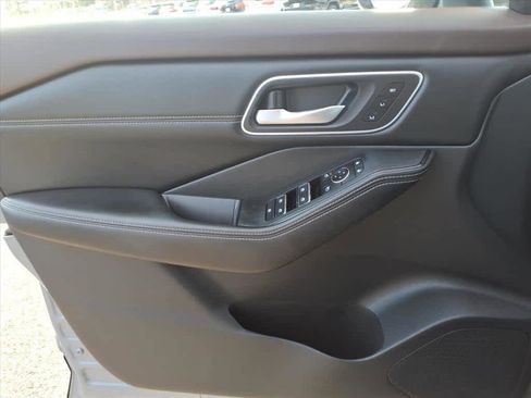 Certified 2021 Nissan Rogue SL w/ Premium Package image 15