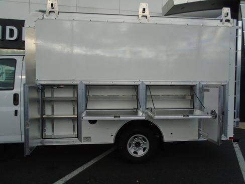 New 2025 GMC Savana 3500 w/ Power Convenience Package image 9