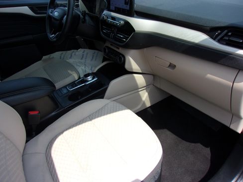 Certified 2022 Ford Escape SE w/ Convenience Package image 16