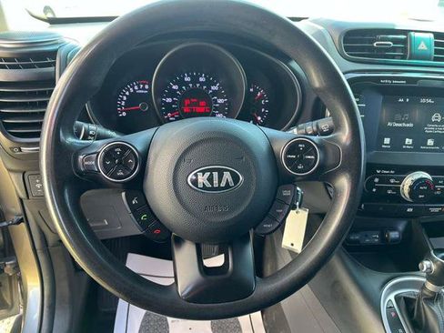 Used 2018 Kia Soul + FWD image 19