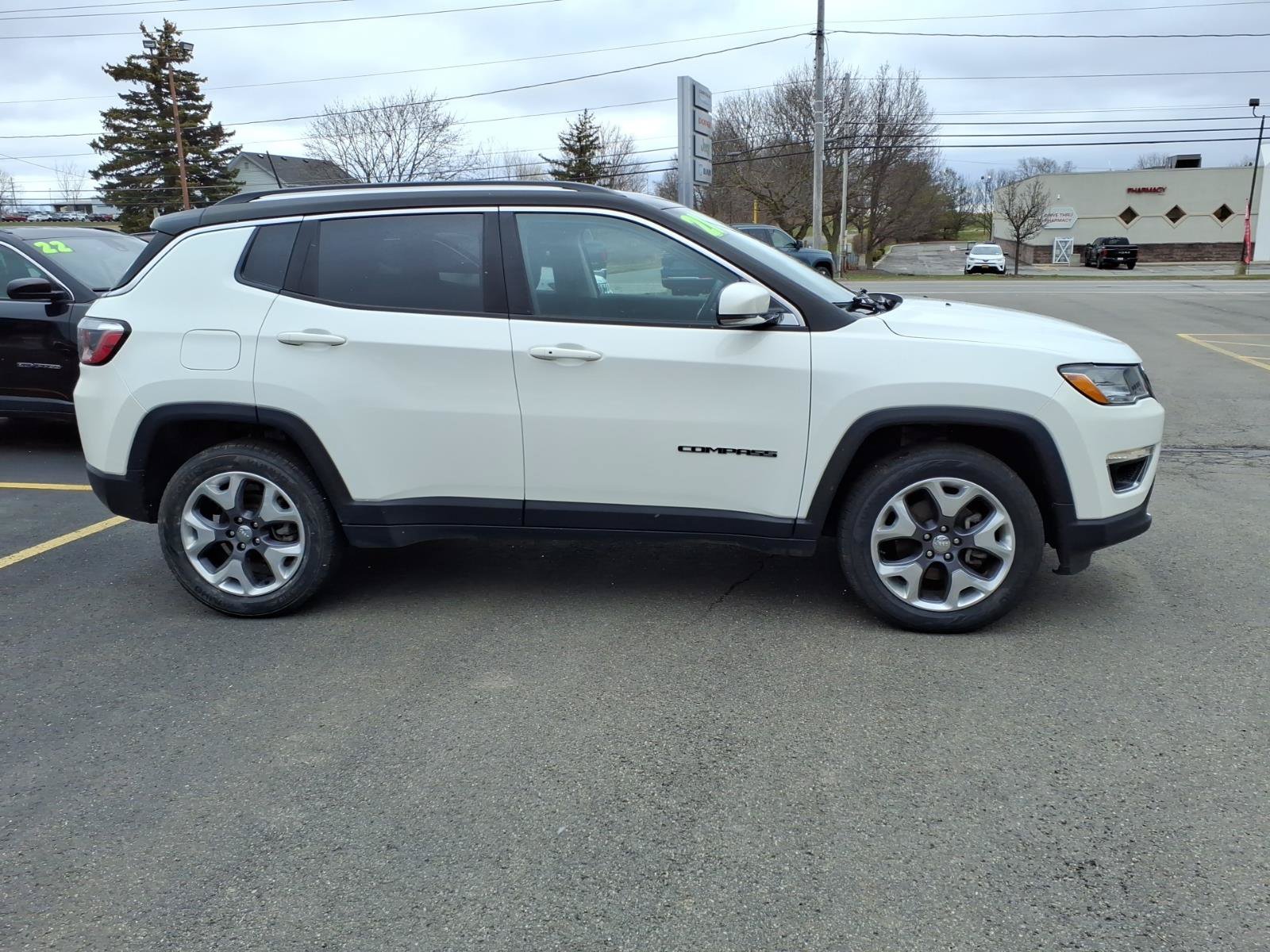 Used 2021 Jeep Compass Limited AWD/4WD image 4