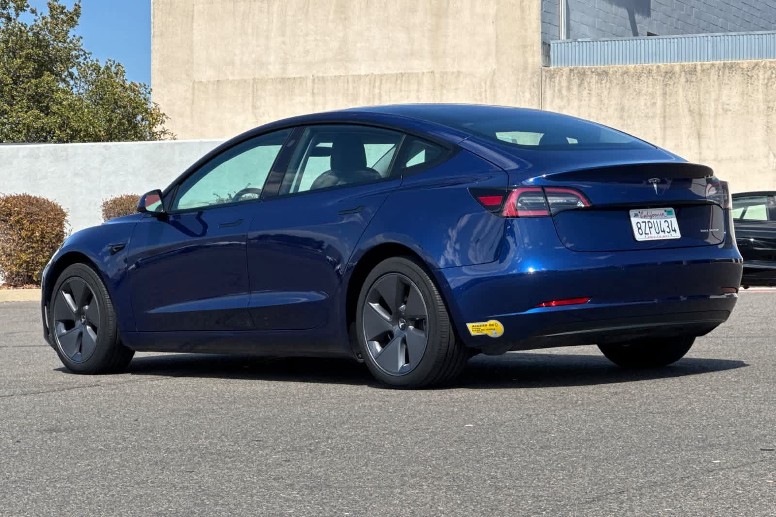 Used 2022 Tesla Model 3 Long Range AWD/4WD image 7