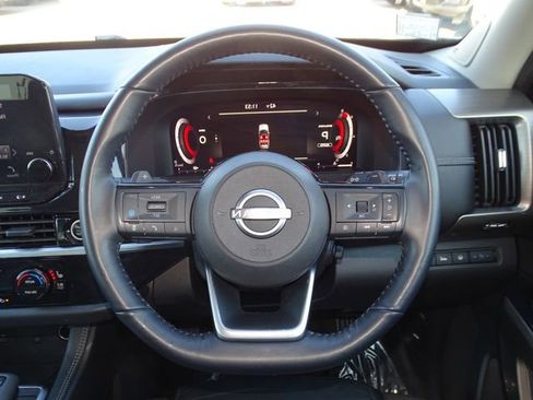 Used 2023 Nissan Pathfinder Platinum w/ Lighting Package (N93) image 22