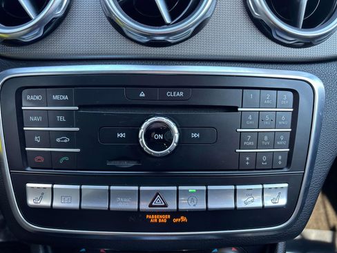 Used 2020 Mercedes-Benz GLA 250 4MATIC image 25