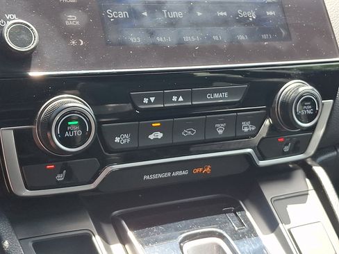 Used 2018 Honda CR-V Touring image 17