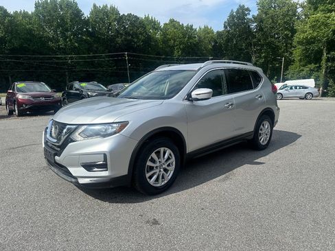 Used 2017 Nissan Rogue SV AWD/4WD image 2