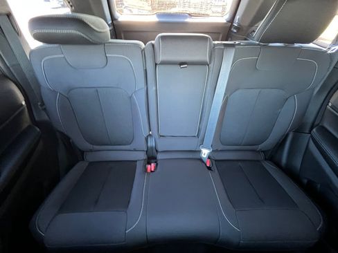 New 2025 Jeep Grand Cherokee Laredo image 5