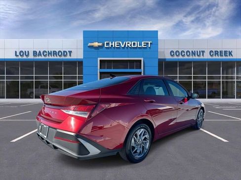 Used 2023 Nissan Rogue SV image 8